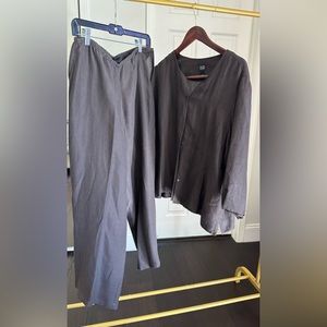Eileen Fisher pant and top suit. Coffee brown.